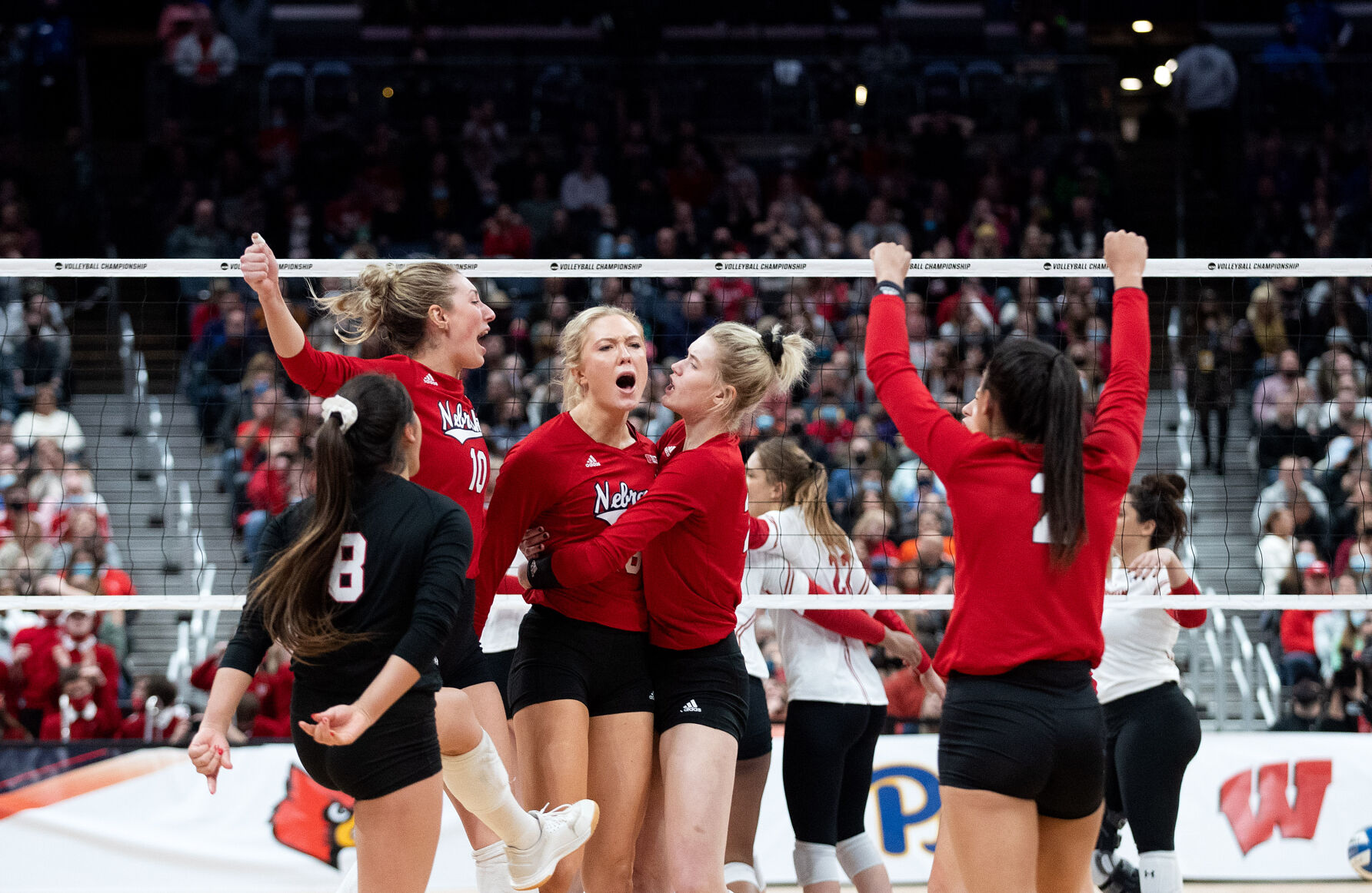 121921-owh-spo-nuvolley67.jpg